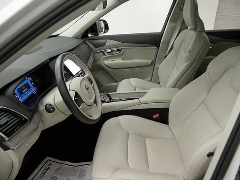 Certified 2023 Volvo XC90 T8 Plus w/ Protection Package Premier AWD/4WD image 17