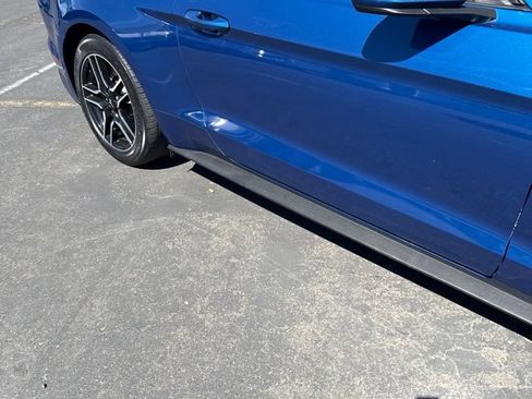 Used 2022 Ford Mustang GT RWD image 3