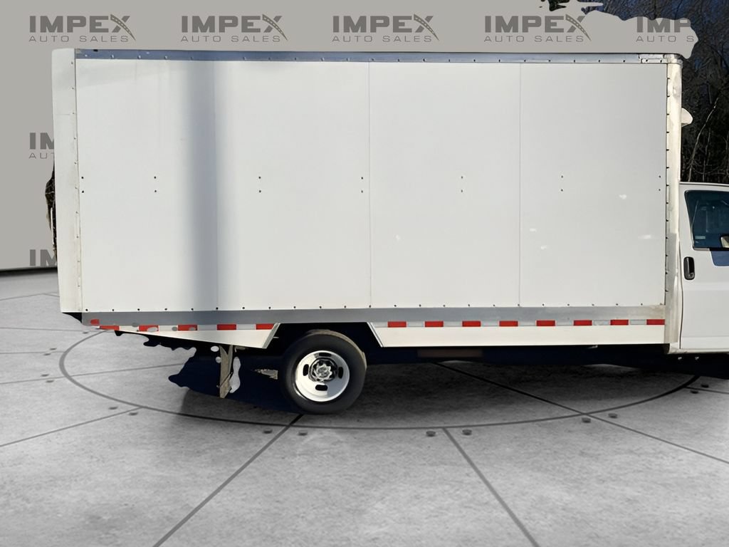 Used 2024 Chevrolet Express 3500 w/ Power Convenience Package RWD image 21