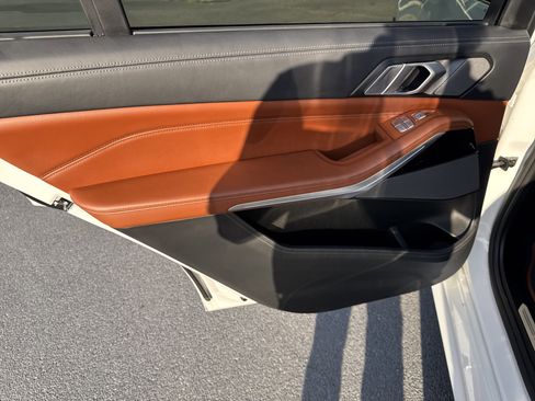 Used 2022 BMW ALPINA XB7 image 30