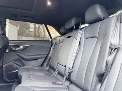 Used 2025 Audi Q8 Premium Plus image 18