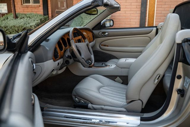Used 2000 Jaguar XK8 Convertible RWD image 32