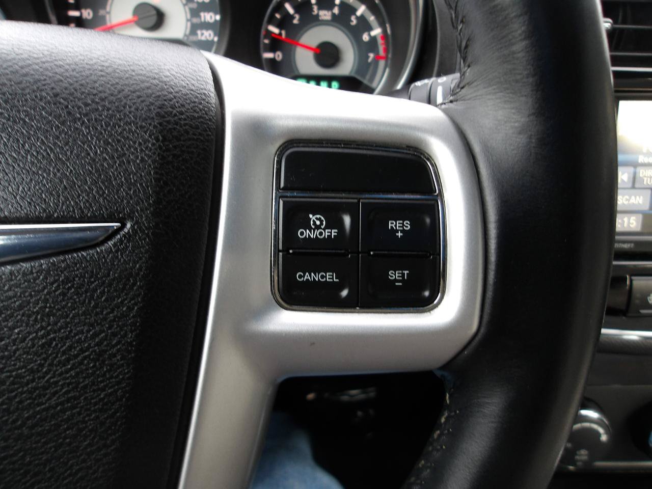 Used 2014 Chrysler 200 Limited FWD image 21