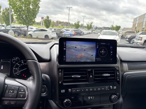 Used 2023 Lexus GX 460 w/ Black Line Special Edition image 29