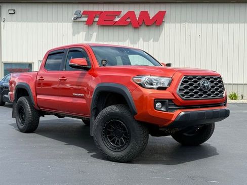 Used 2018 Toyota Tacoma TRD Off-Road AWD/4WD image 1