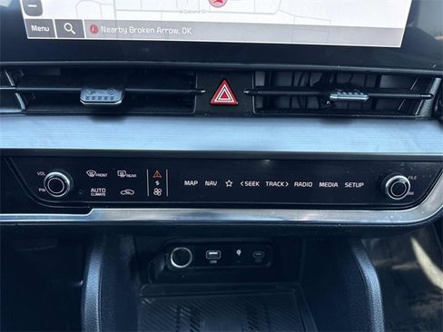 Certified 2024 Kia Sportage EX image 21