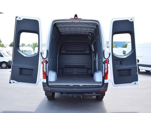 New 2025 Mercedes-Benz Sprinter 2500 image 7