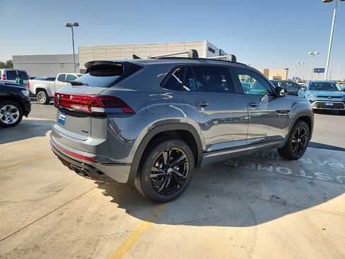 New 2026 Volkswagen Atlas Cross Sport SEL R-Line image 7