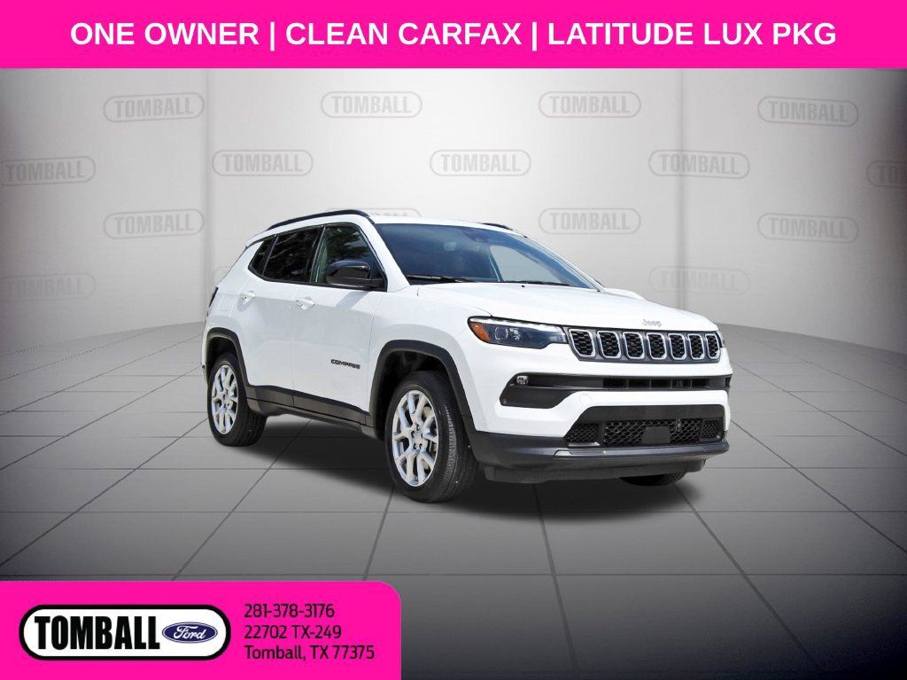 Used 2024 Jeep Compass Latitude w/ Sun and Sound Group AWD/4WD image 1