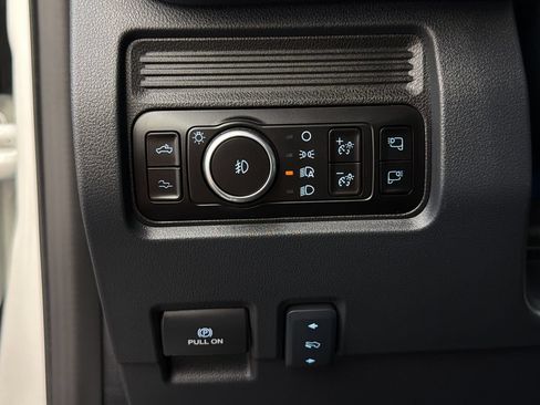 Used 2026 Ford F250 Platinum AWD/4WD image 32