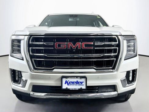 Used 2023 GMC Yukon SLT w/ SLT Premium Package AWD/4WD image 9