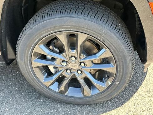 New 2026 Jeep Grand Cherokee L Limited AWD/4WD image 7
