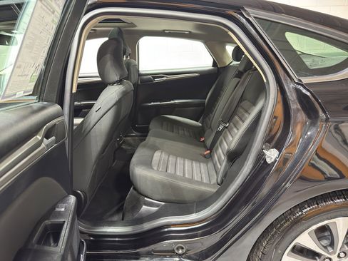 Used 2019 Ford Fusion SE image 10