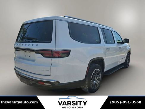 Used 2023 Jeep Wagoneer L Series II image 7