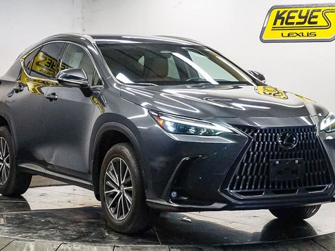 Used 2024 Lexus NX 250 FWD image 5