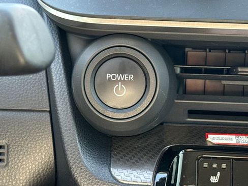 Used 2024 Toyota Prius XLE FWD image 28