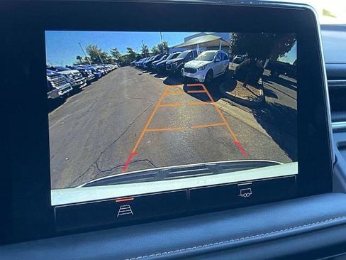 Used 2024 GMC Yukon AT4 image 11