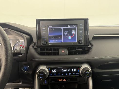 Used 2022 Toyota RAV4 XLE AWD/4WD image 18