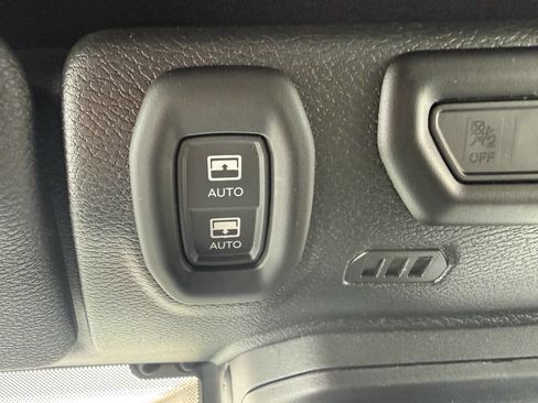 Used 2021 Jeep Wrangler Unlimited Rubicon image 25