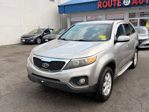 Used 2013 Kia Sorento LX w/ Value Pkg FWD image 4