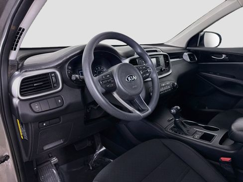 Used 2017 Kia Sorento FWD image 23