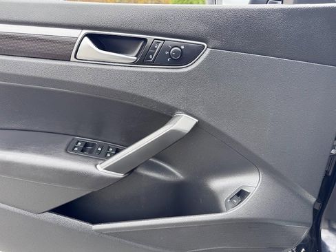 Used 2018 Volkswagen Passat 3.6 image 6