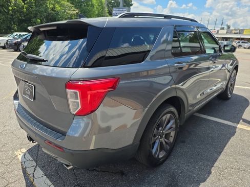 Used 2023 Ford Explorer XLT w/ Equipment Group 202A RWD image 6