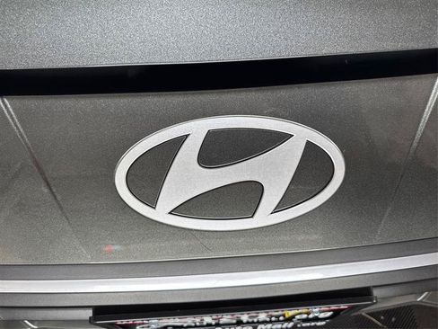 Used 2024 Hyundai Elantra Blue FWD image 23