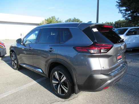 Used 2022 Nissan Rogue SL w/ SL Premium Package FWD image 5