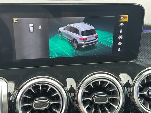 Used 2023 Mercedes-Benz GLB 35 AMG 4MATIC image 30
