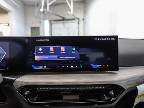 Used 2025 BMW 330i xDrive Sedan w/ Convenience Package image 16