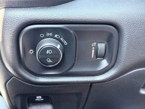 Used 2022 RAM 1500 Big Horn AWD/4WD image 12