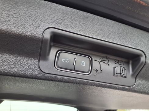 Used 2025 Ford Explorer ST AWD/4WD image 35