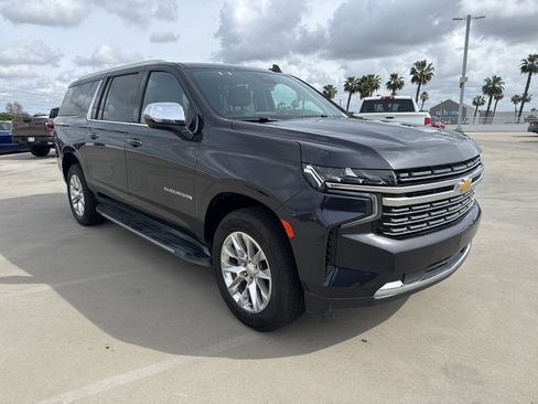 Used 2023 Chevrolet Suburban Premier image 4