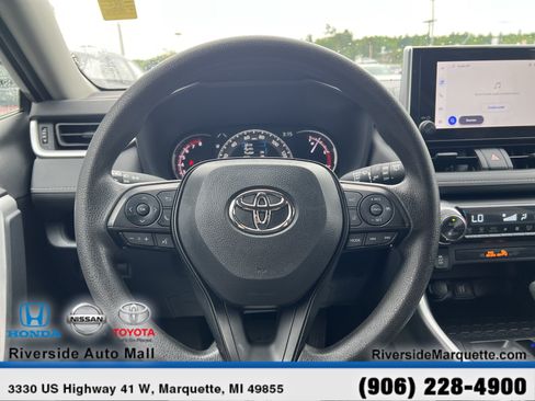 Used 2025 Toyota RAV4 XLE AWD/4WD image 21