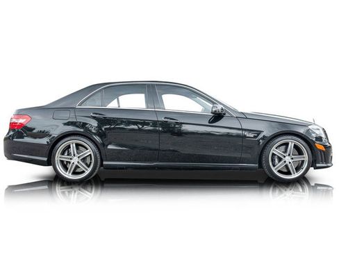 Used 2010 Mercedes-Benz E 63 AMG Sedan image 2