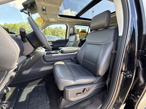 Used 2025 Ford Expedition Active AWD/4WD image 11