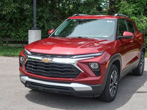 Used 2024 Chevrolet TrailBlazer LT AWD/4WD image 4