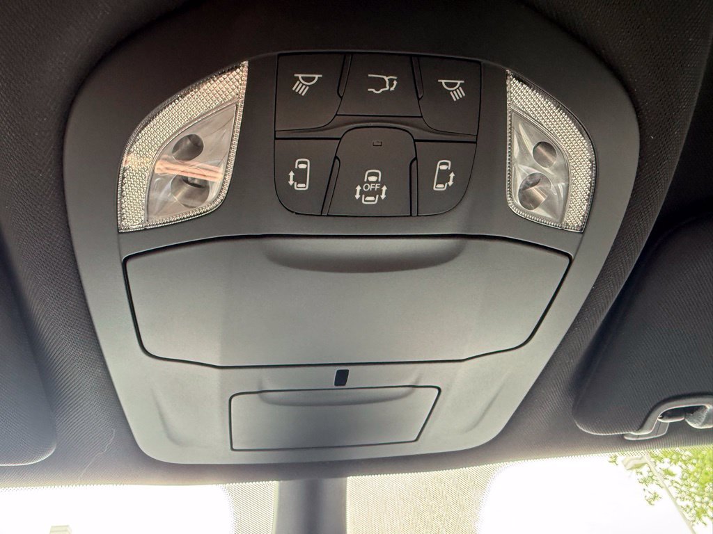 New 2027 Chrysler Pacifica Select w/ Family Tech Group FWD image 29
