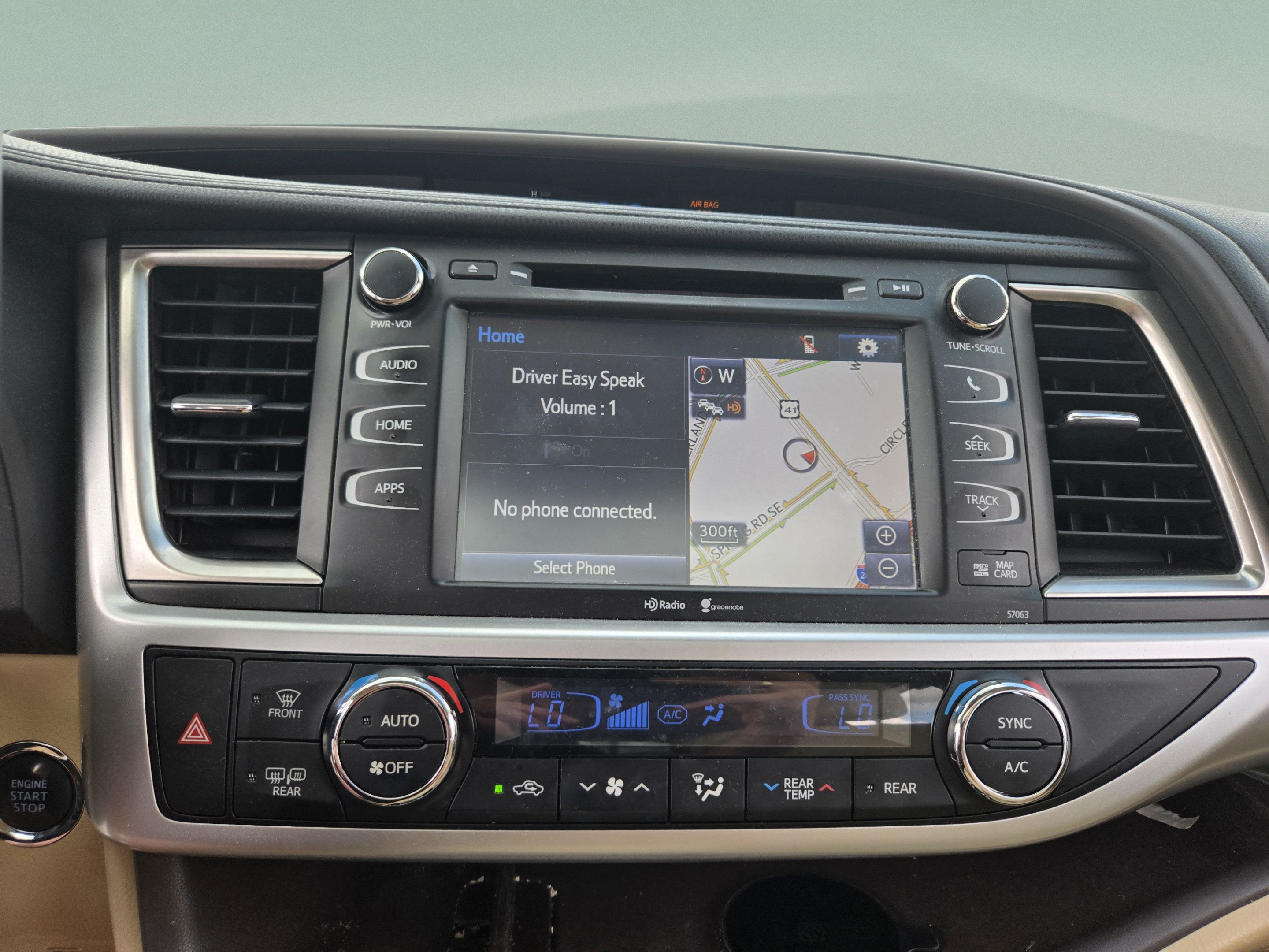 Used 2014 Toyota Highlander XLE FWD image 21