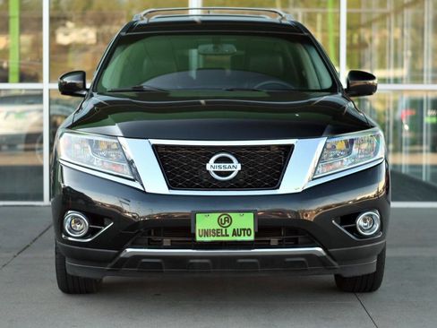Used 2016 Nissan Pathfinder Platinum image 2
