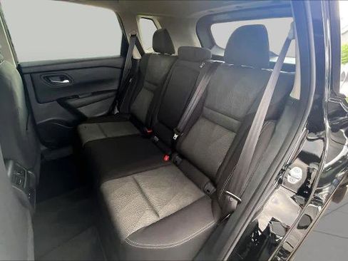 Certified 2025 Nissan Rogue SV FWD image 19