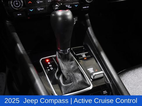 Used 2025 Jeep Compass Latitude w/ Sun & Sound Group AWD/4WD image 25