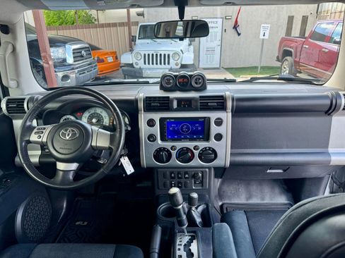 Used 2007 Toyota FJ Cruiser 4WD image 5