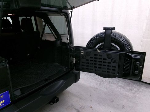 Used 2017 Jeep Wrangler Unlimited Sport w/ Quick Order Package 24S AWD/4WD image 26