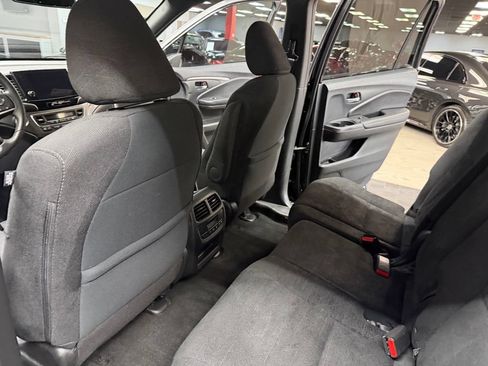Used 2022 Honda Pilot Sport image 37