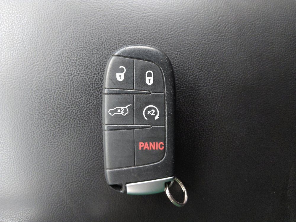 Used 2021 Jeep Grand Cherokee Limited w/ Luxury Group II AWD/4WD image 32
