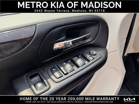 Used 2012 Dodge Grand Caravan Crew FWD image 15