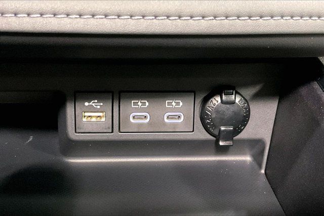 Used 2023 Toyota Highlander Limited AWD/4WD image 34
