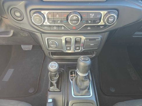 Used 2021 Jeep Wrangler Sport S image 13
